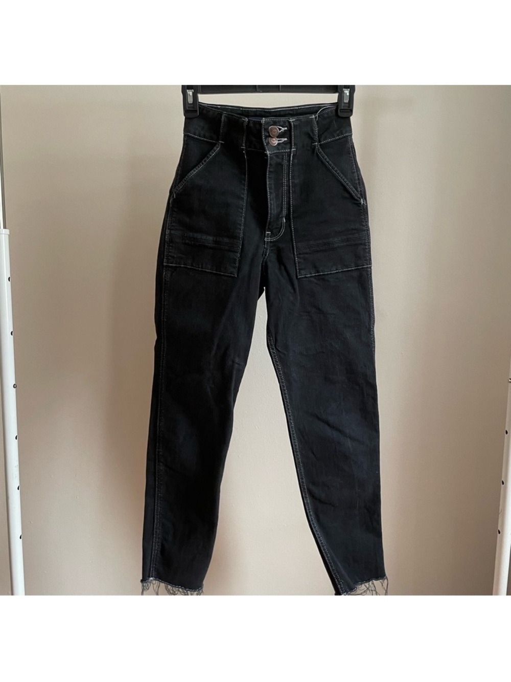 High-Waist Y2K Cargo Style Jeans